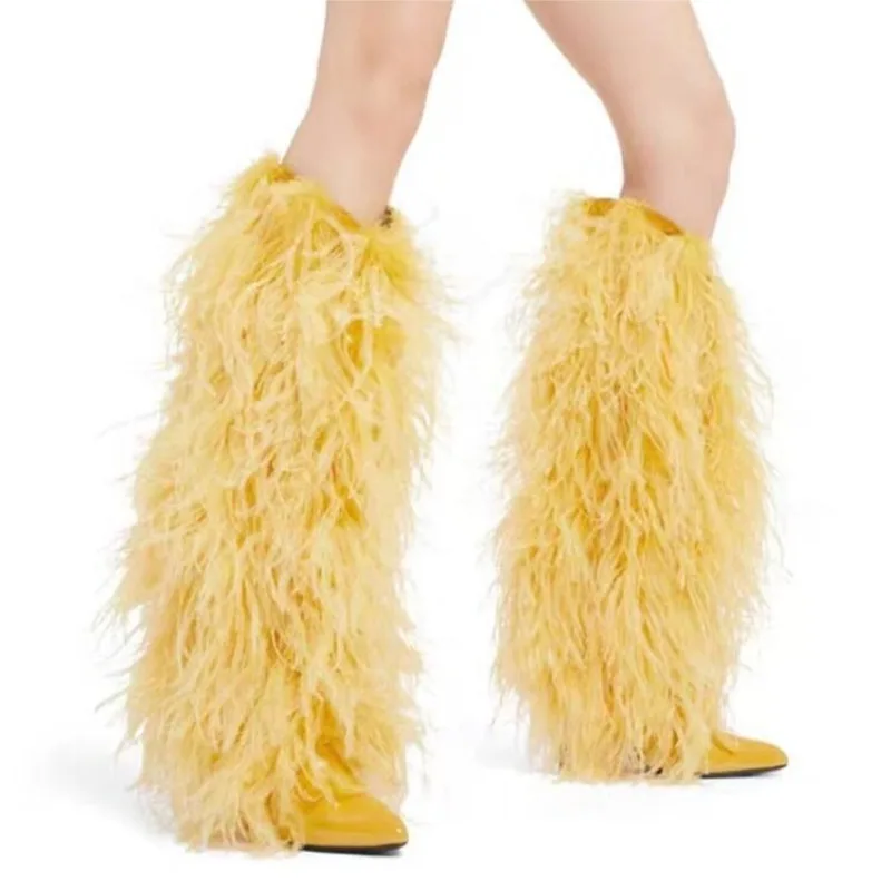 Street Fashion Magazines - Bottes hautes en peluche de couleur
