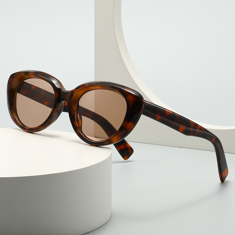 Street Fashion Photoshoot - Lunettes de soleil œil-de-chat de marque,