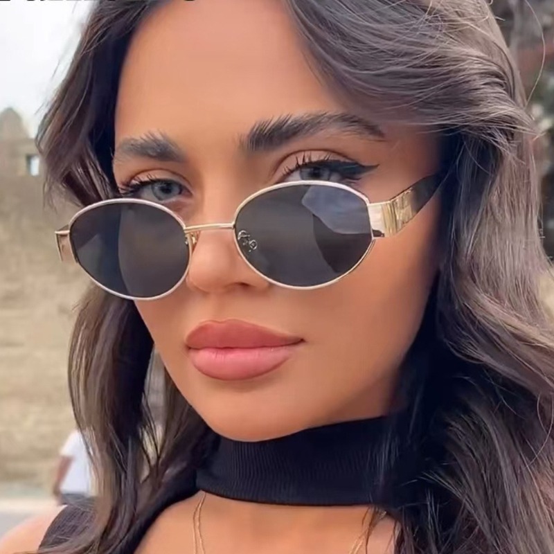 Lunettes de soleil ovales en m - Street Fashion Photoshoot avis et prix
